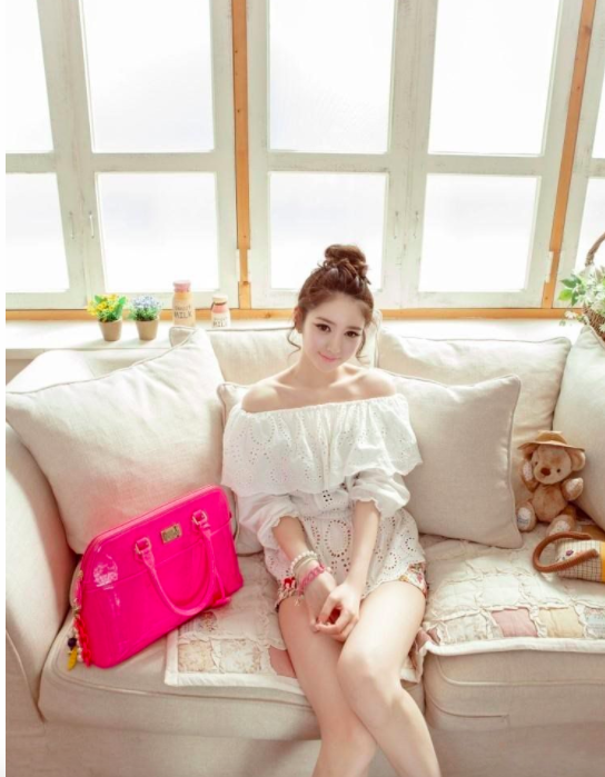 95后美女纯美清新甜美图片 7